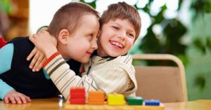 بهترین کاردرمانی و گفتاردرمانی کودکان اتیسم در تهران | درمان تخصصی در مرکز صبا